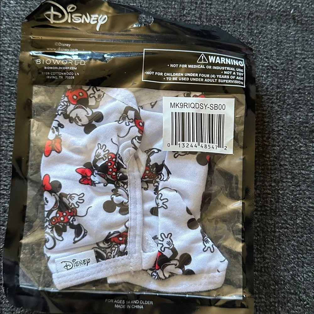 BRAND NEW Mickey and Minnie Cloth Adult Face Masks